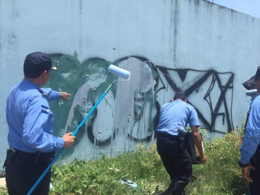 Policías dan el ejemplo y buscan mejorar imagen en zonas de riesgo
