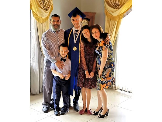 Seniors 2020 de Macris listos para su graduación