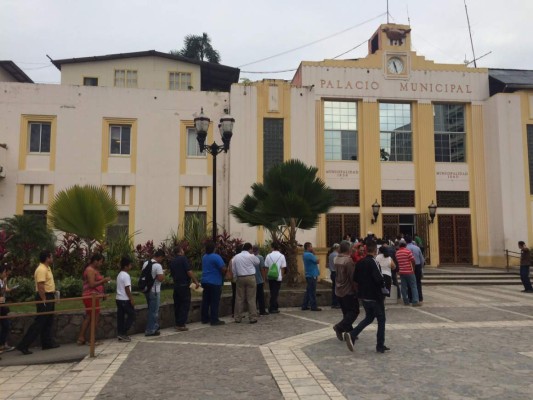 Abarrotan alcaldía para presentar declaración jurada