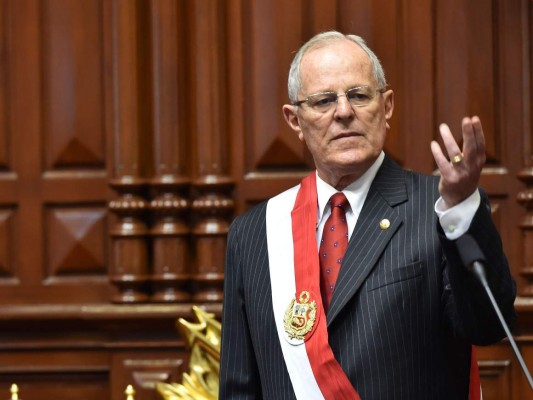 Kuczynski toma posesión como nuevo presidente del Perú