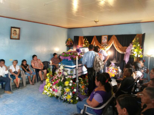 Dan el último adiós a doña Olimpia