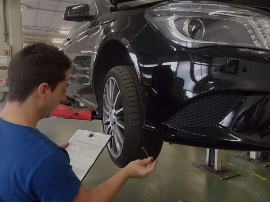 Revise frenos y luces antes de salir  