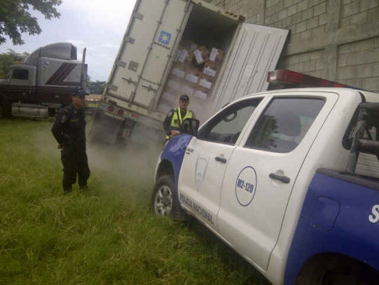 Detienen a dos hombres con contenedor robado al norte de Honduras