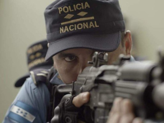 ¡Bodas falsas y prohibidas con personas reales!