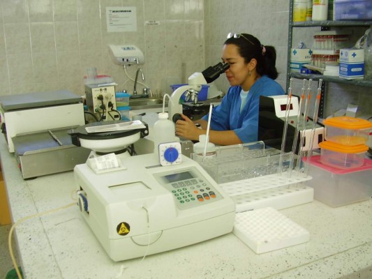 Doce laboratorios hondureños con certificación ISO
