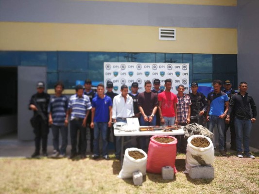 Con 200 libras de marihuana arrestan a siete presuntos sicarios