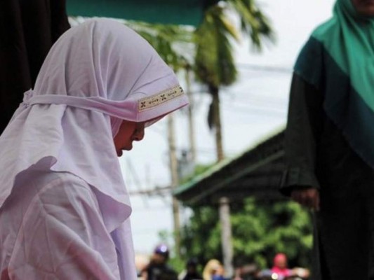 Envían a prisión a joven por abortar tras ser violada por su hermano
