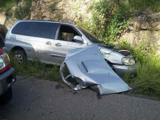 Accidente vial deja tres personas heridas en El Paraíso