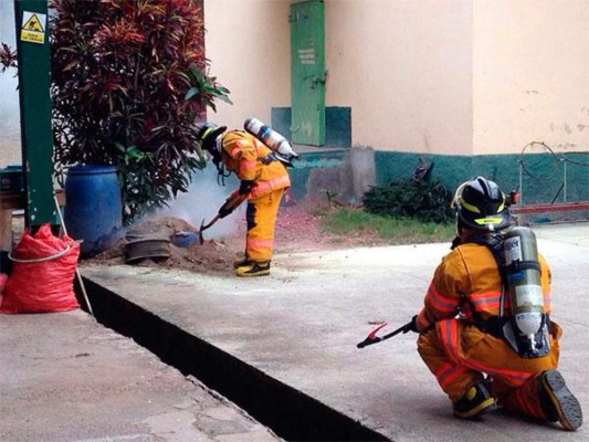 Explosión de una cámara de la SAG deja cinco intoxicados