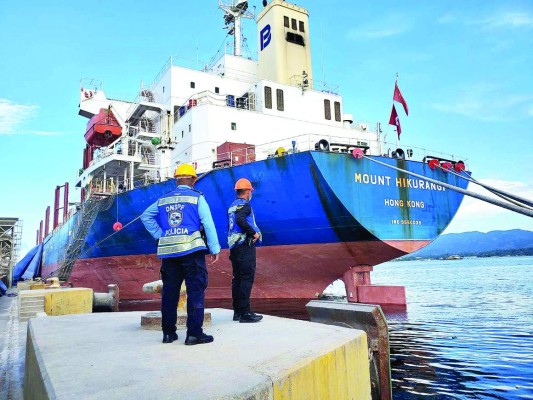 Incautan en barco cocaína con valor de L6.4 millones