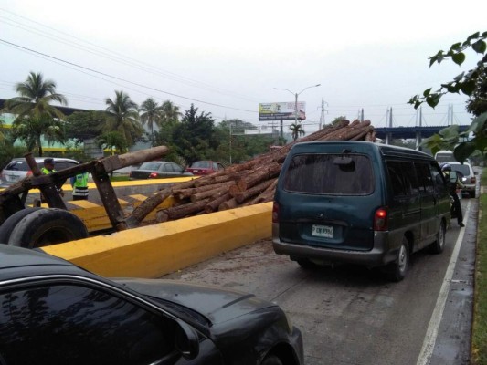 Sampedranos reportan caos vial en el bulevar del norte