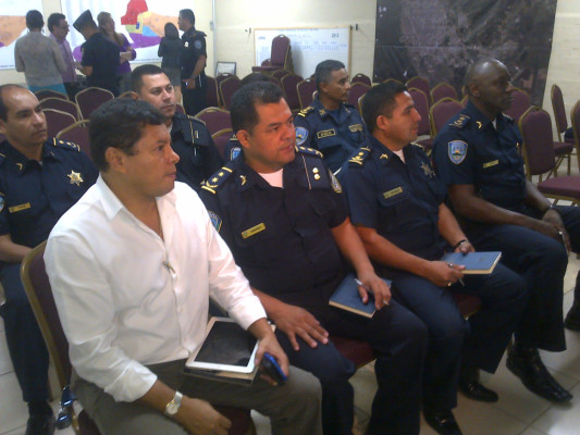 Policía y Usaid desarrollarán proyectos en zonas violentas