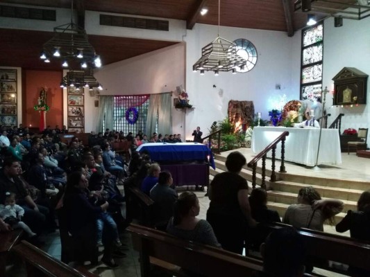 Durante la misa se destacó la labor del capitán Valdez.