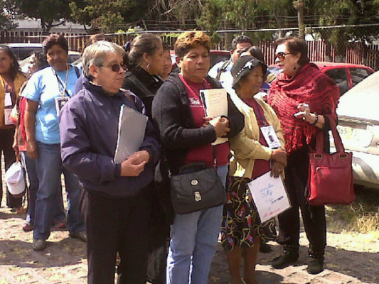 Peregrinas llegan al Senado de la República