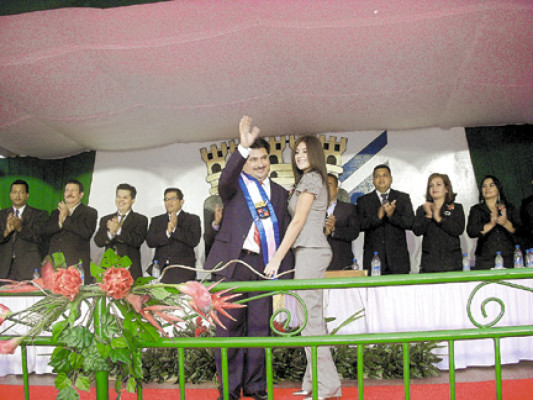 Transparencia y ahorro ofrecen nuevos alcaldes