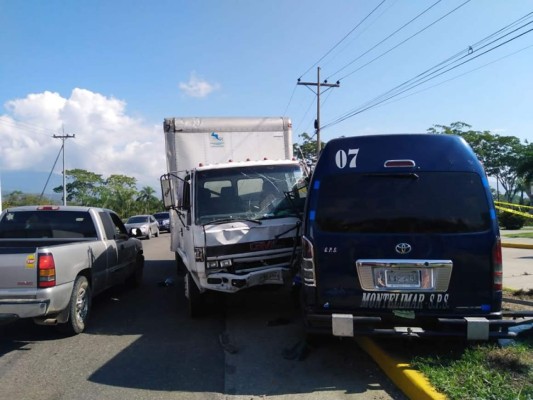 Varios heridos deja accidente vehicular en Naco, Cortés