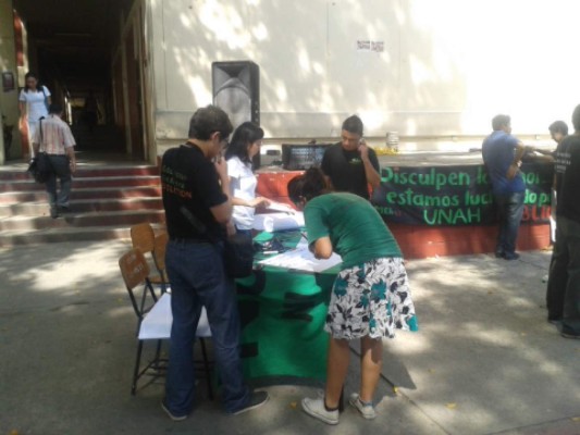 Fiscalía cita a universitarios por tomarse edificio de la Unah-vs