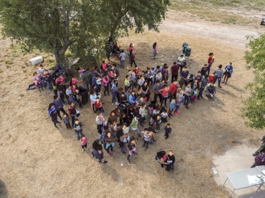 Detienen a más de 300 inmigrantes en frontera sur de EEUU