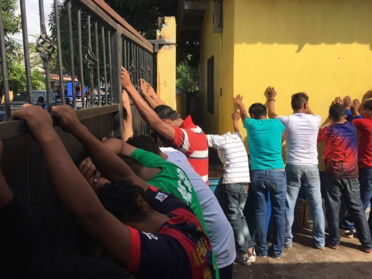 Los capturan cuando tenían listo bus para quemarlo en San Pedro Sula