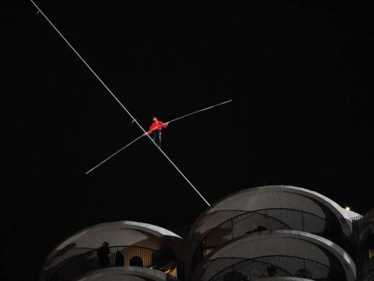 'Por momentos temblé como una hoja', reconoció en una entrevista a un canal de televisión que retransmitió el acto con 10 segundos de retraso en caso ocurriera algún incidente trágico. Foto AFP.