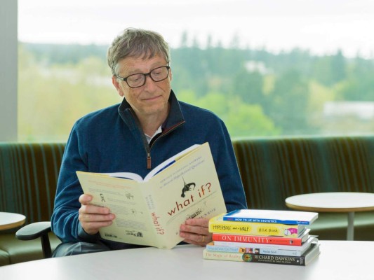 Bill Gates, fundador de microsoft, en el primer lugar.