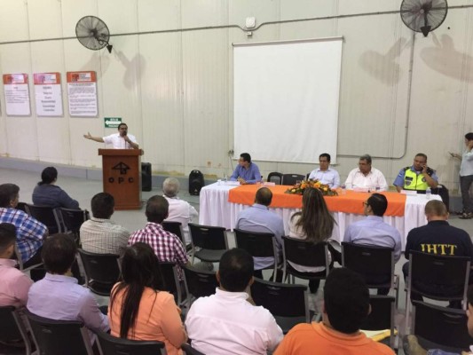 Firman convenio de control de pesaje de contenedores