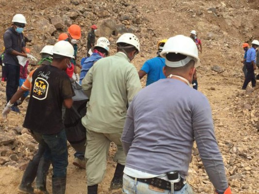 Recuperan los dos cuerpos de mineros soterrados en Choluteca