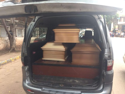 Piden agua y acribillan a tres miembros de familia