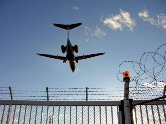 Estados Unidos obliga a sus aerolíneas a volar más alto sobre Irak por seguridad