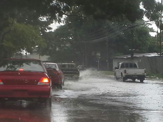 Ingreso de onda tropical genera lluvias en San Pedro Sula