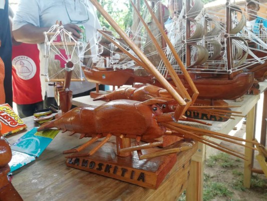 Privados de libertad de La Mosquitia se lucen en Feria Artesanal