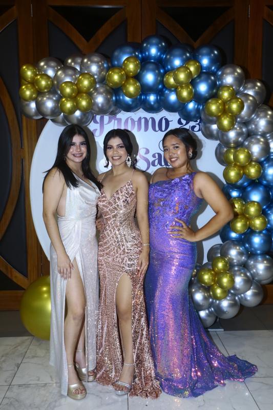 Sarha Mejía, Valery Cuéllar y Francis Flores