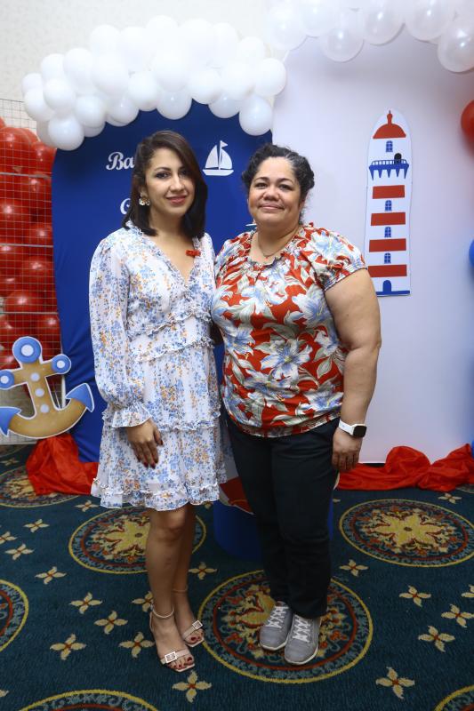 Karla Coto y Karen López