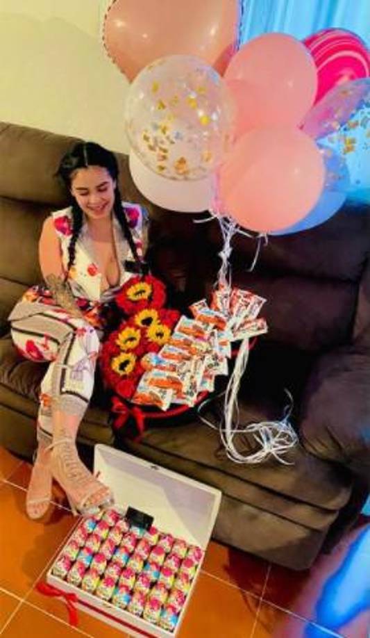 Capturan a “La Mitzi”, esposa de poderoso narco, en su casa con armas y drogas