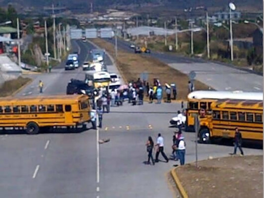 Honduras: Toman carretera por bloqueo de llamadas a celulares