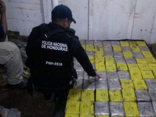 Se eleva a 125 kilos de suspuesta droga lo incautado en embarcación colombiana