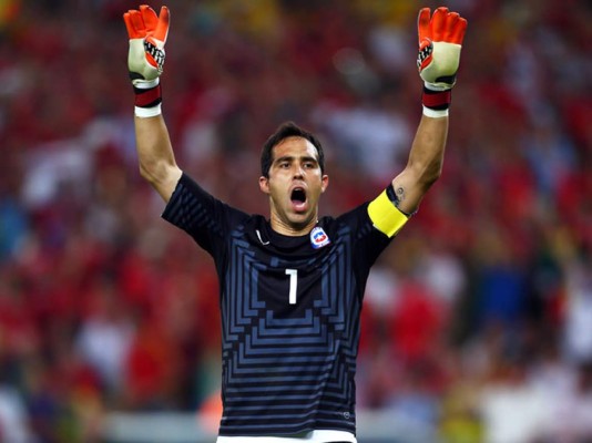 El Barça anuncia el fichaje del portero chileno Claudio Bravo