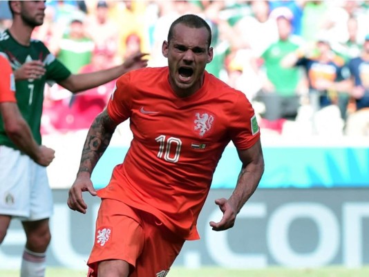 Sneijder rescató a la desesperada a Holanda ante México