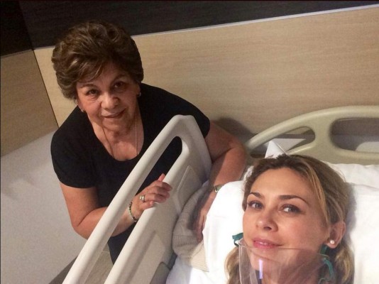 Aracely Arámbula hospitalizada
