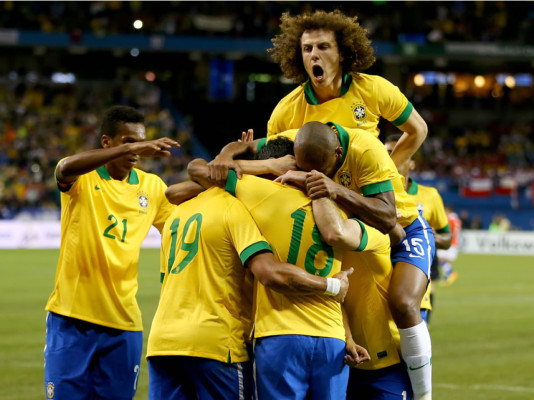 Brasil supera con lo justo a un Chile desteñido