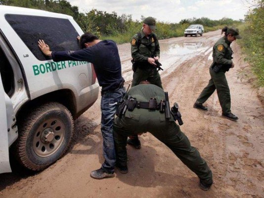 EUA sigue deportando más 'gente común' que criminales
