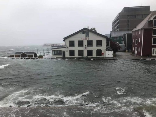 Dorian deja inundaciones en Canadá tras haber devastado Bahamas