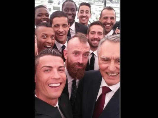 Cristiano Ronaldo causa furor con su selfie