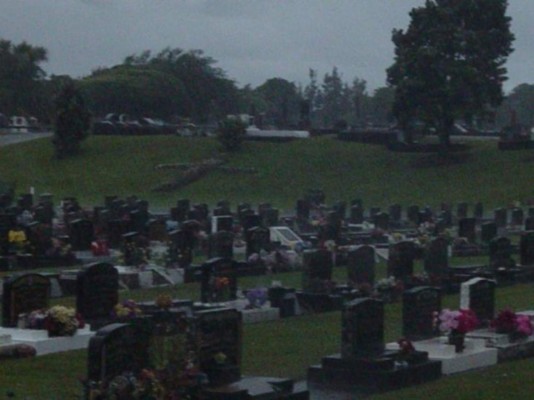 Viral: Tomó foto en cementerio y se lleva espeluznante sorpresa