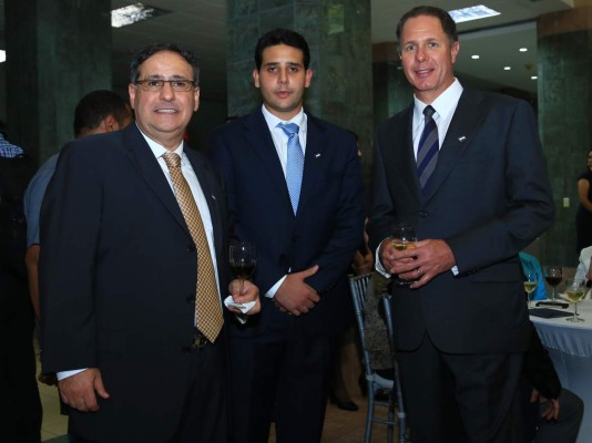 Jorge Bueso Arias es galardonado por Banco del País