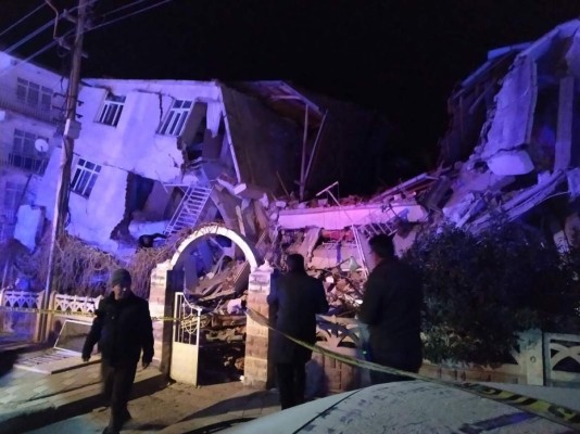 Al menos 14 muertos por el terremoto en el sureste de Turquía