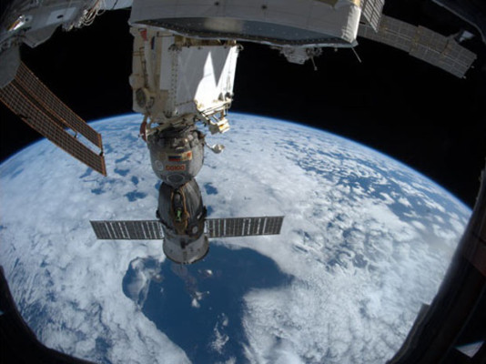 Astronautas transmiten por internet imágenes de la Tierra