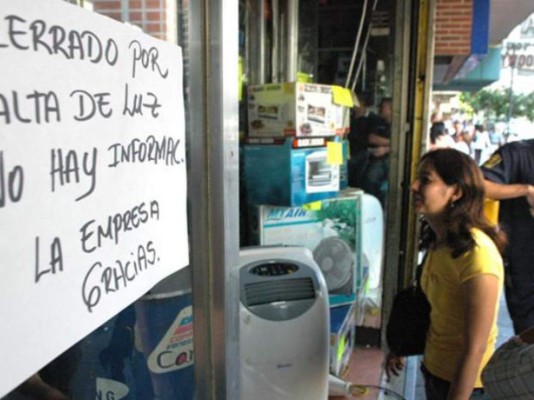 Cuatro horas diarias sin electricidad en Venezuela