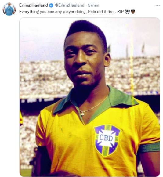 Haaland: “Todo lo que veas a cualquier jugador, Pelé lo hizo primero”, escribió en su cuenta personal de Twiter junto a una imagen del jugador brasileño con la camiseta de su selección.