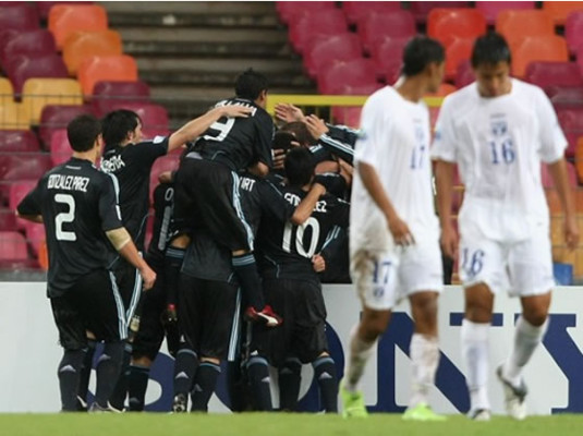 Argentina sufrió para vencer a Honduras